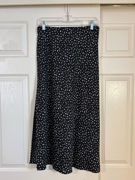 a new day Dresses & Skirts - Black & White Heart Patterned Satin-like Skirt